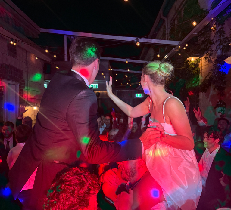 Image 4 guildhall crowd shoulders 1